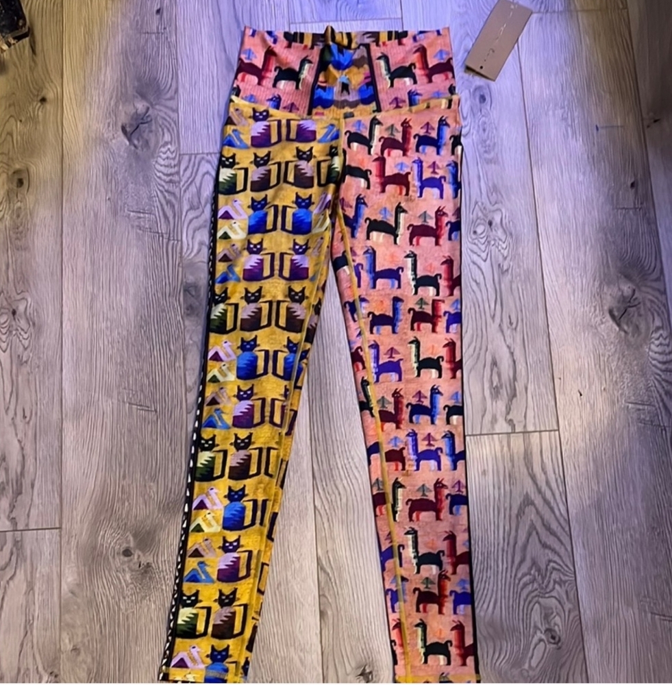 NWT Niyama Sol Kitten & Llama Full Length Barefoot Athletic leggings Blue & Tan - Picture 3 of 6